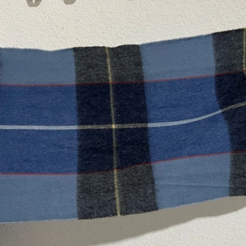 Centura Blue Gray Plaid Lambswool Scarf with Fringe Made in Uruguay   Unisex